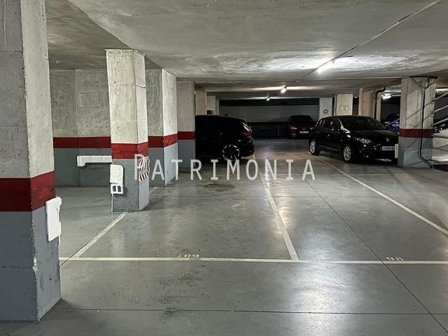 Garaje en alquiler en paseo De la Zona Franca, Barcelona, de 20 m² por 150