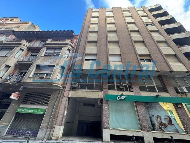 Garaje en alquiler en plaza Alfons XII, Tortosa, de 8 m² por 35