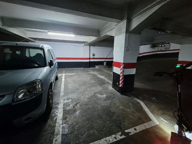 Garaje en alquiler en plaza De Castella, Barcelona, de 9 m² por 100