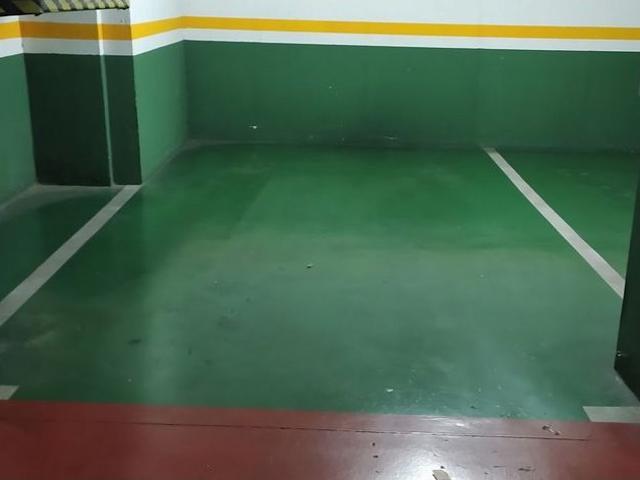 Garaje en alquiler en plaza De Maria Vinyes, Sabadell, por 85