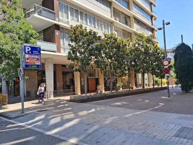 Garaje en alquiler en plaza De Wagner, Barcelona, de 11 m² por 210