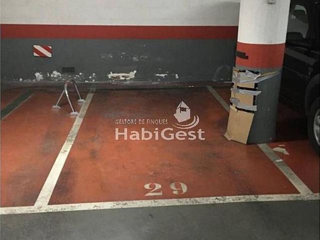 Garaje en alquiler en plaza Espanya, Girona, de 10 m² por 75