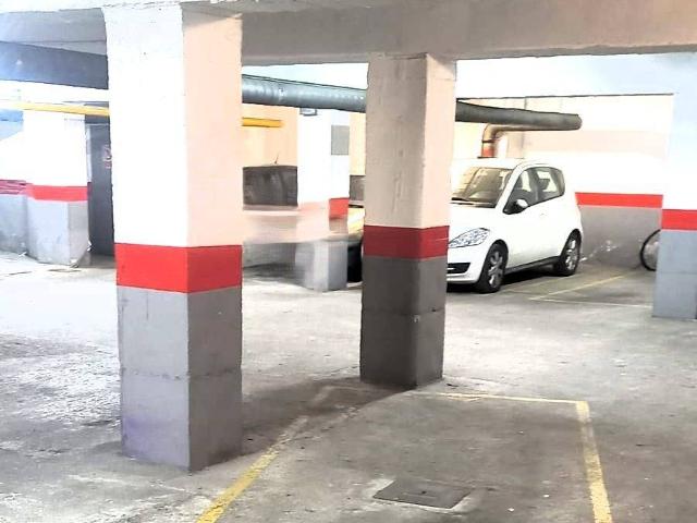 Garaje en Alquiler en Príncep de Viana Clot Xalets Humbert Torres