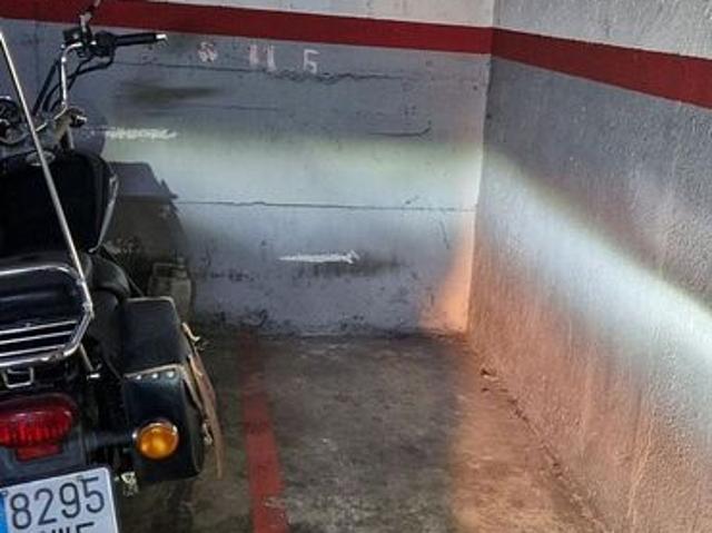 Garaje en alquiler en ronda De Collsalarca, Sabadell, de 5 m² por 25