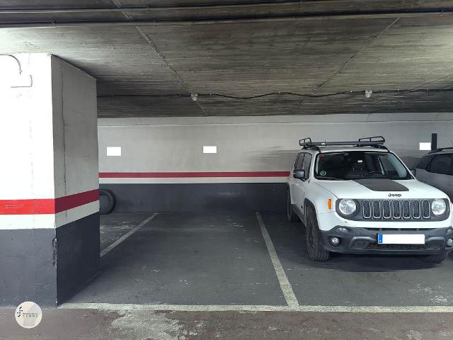Garaje en alquiler en ronda De Sant Pere, Barcelona, de 13 m² por 150