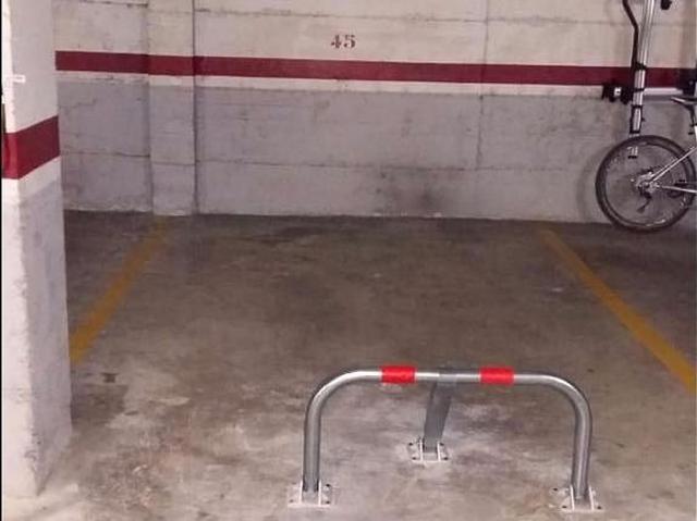 Garaje en alquiler en rambla De Xavier Cugat, Girona, de 12 m² por 70