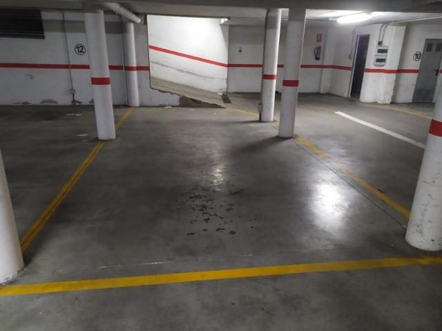 Garaje en alquiler en Valdepeñas, Centro