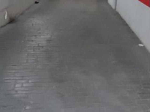 Garaje en gran avenida