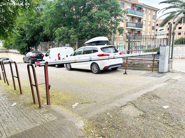 ¡ GARAJE EN LA AVENIDA DE CÁDIZ !