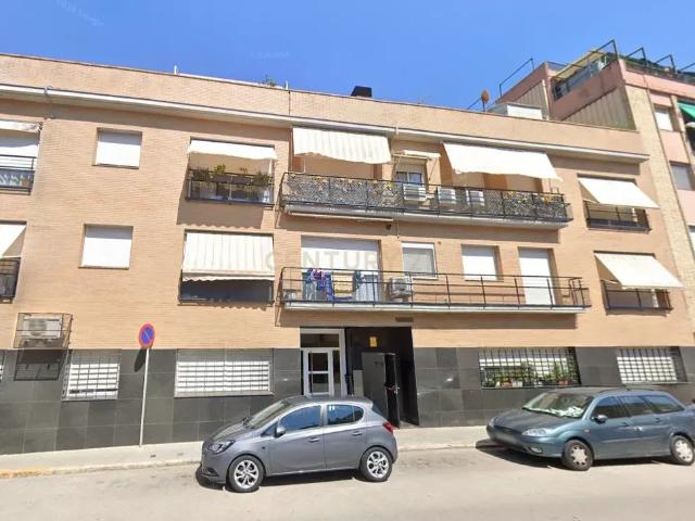 Garaje en Santa Perpètua de Mogoda, Barcelona Oportunidad Única Plaza para 2 motos
