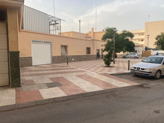 Garaje en Roquetas de Mar