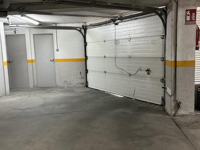 Garaje en venta con 10 m2, en Lavadores Vigo