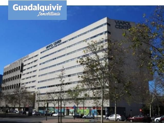 Garaje en venta con 26 m2, en Distrito Sur Sevilla, Nervión