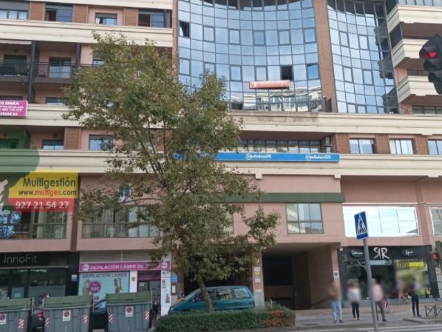 Garaje en venta con 28 m2, en Centro Cáceres, Centro