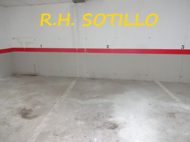 Garaje en venta con 20 m2, en La Adrada