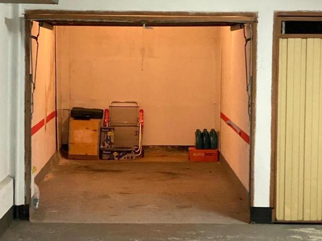 Garaje en venta con 20 m2, en Laredo