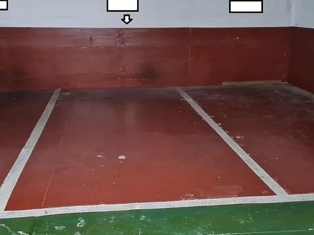 Garaje en venta en Cornellà de Llobregat, de 17 m² por 9.210