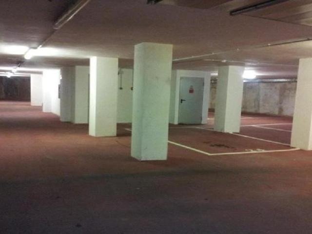 Garaje en venta en Cornellà De Llobregat