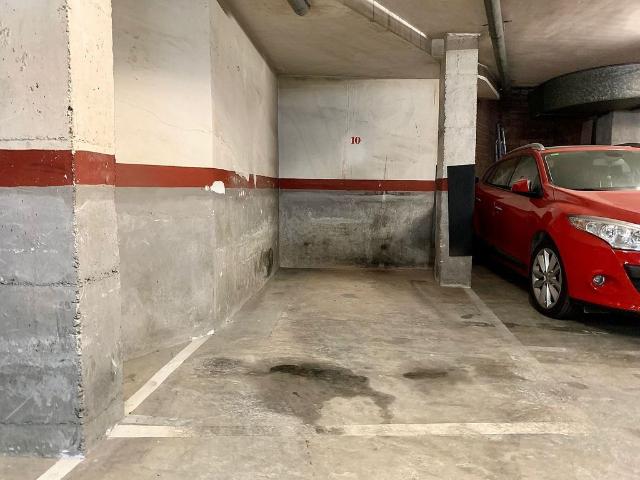 Garaje en venta en calle Comalada, Barcelona, por 8.900