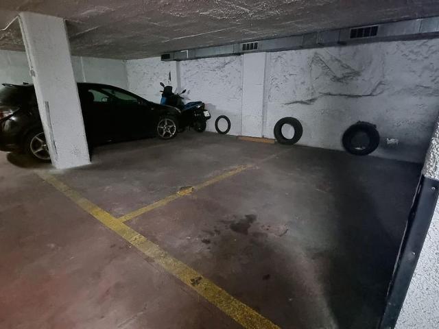 Garaje en venta en calle Castillejos, Barcelona, de 10 m² por 17.000