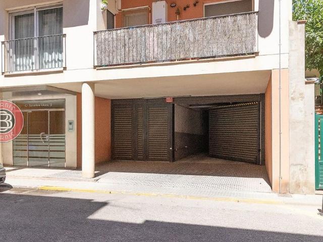 Garaje en venta en calle Amadeu Vives, Piera, de 32 m² por 11.500