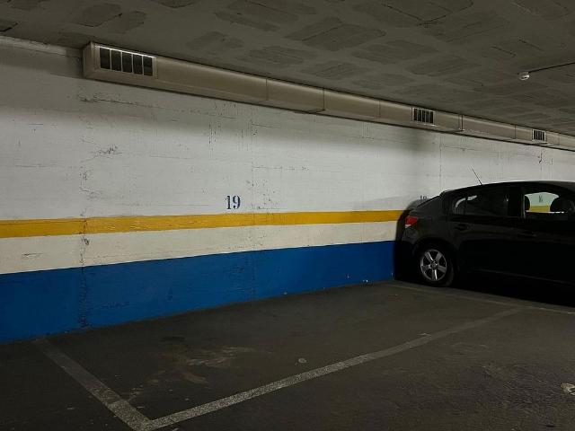 Garaje en venta en calle Amapolas, Hospitalet de Llobregat, L´, de 11 m² por 15.500