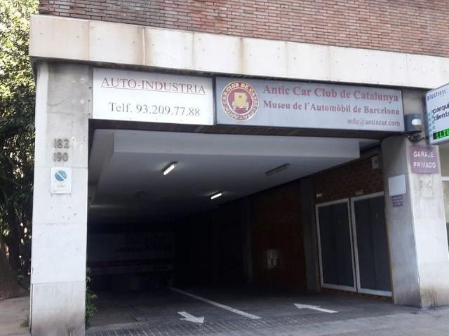 Garaje en venta en calle Augusta, Barcelona, de 2 m² por 5.500