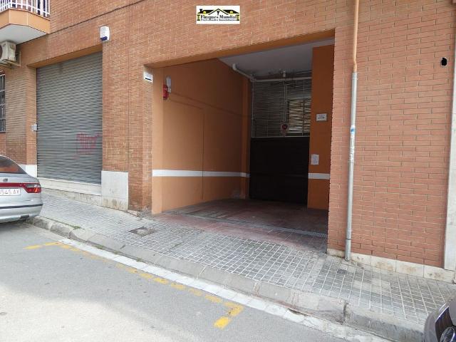 Garaje en venta en calle Galicia, Badalona, de 11 m² por 11.900