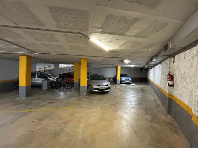 Garaje en venta en calle D'olesa, Barcelona, de 88 m² por 96.000