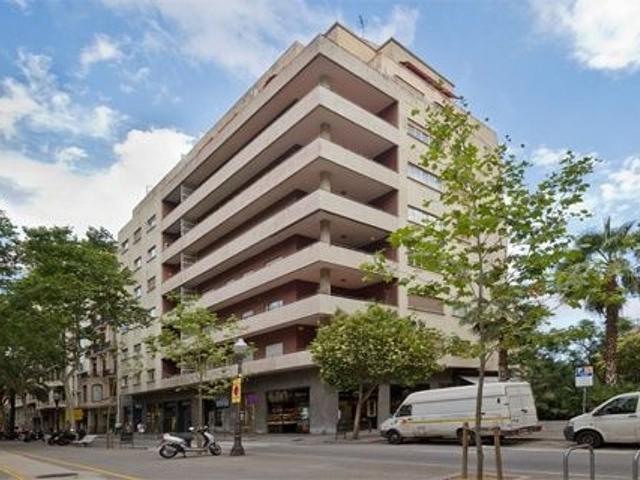 Garaje en venta en calle D'osi, Barcelona, de 10 m² por 30.000