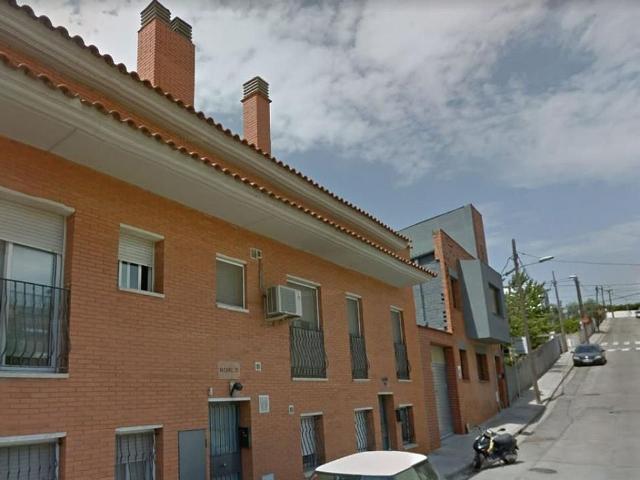 Garaje en venta en calle D'alcanyís, Rubí, de 9 m² por 8.000