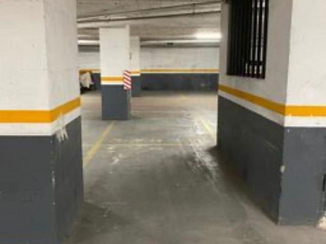 Garaje en venta en calle D'àlaba, Barcelona, de 10 m² por 15.000