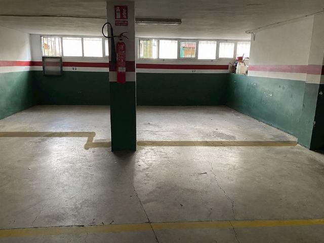 Garaje en venta en calle D'alella, Santa Coloma de Gramanet, por 22.000