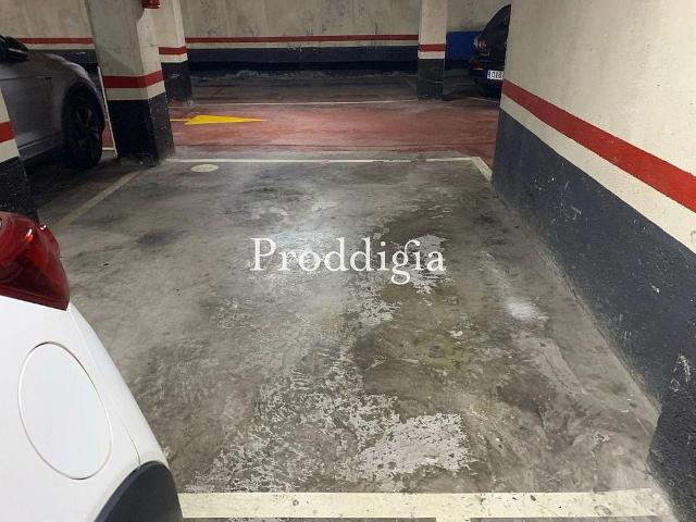 Garaje en venta en calle D'alfons XII, Barcelona, de 13 m² por 25.000