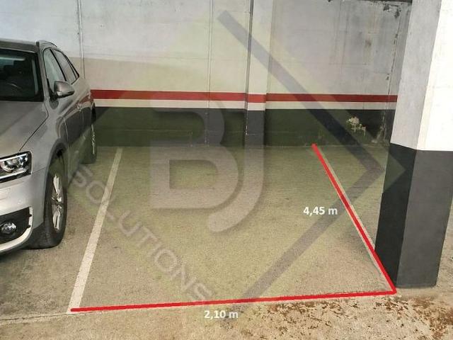 Garaje en venta en calle D'amèrica, Barcelona, de 23 m² por 20.000