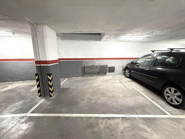 Garaje en venta en calle D'aragó, Barcelona, de 11 m² por 12.000