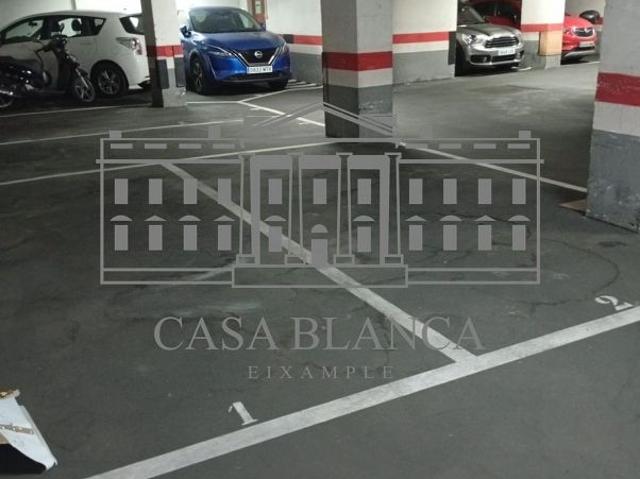 Garaje en venta en calle D'aragó, Barcelona, de 17 m² por 44.000
