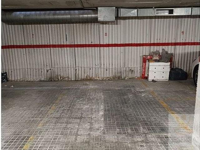 Garaje en venta en calle D'aribau, Rubí, de 11 m² por 13.000