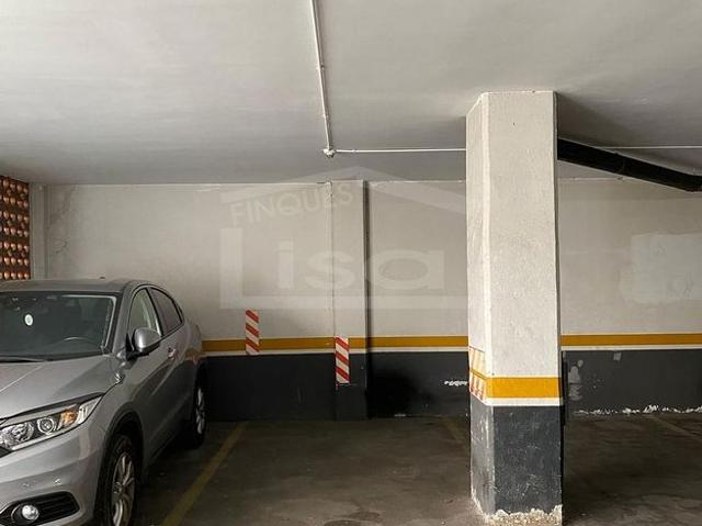 Garaje en venta en calle De Còrsega, Barcelona, de 8 m² por 16.800