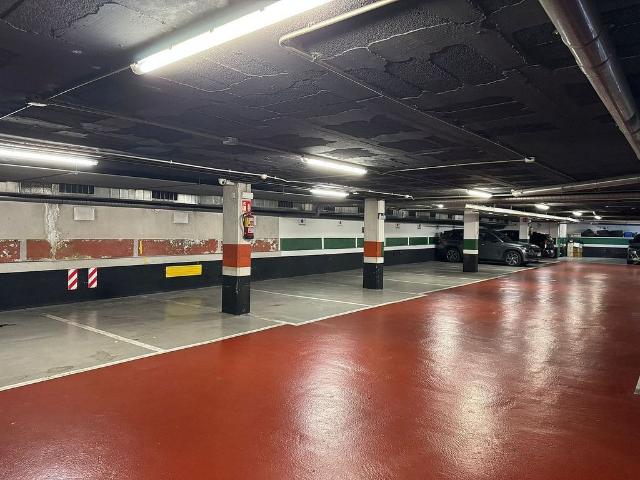 Garaje en venta en calle De Còrsega, Barcelona, por 32.000