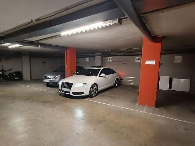 Garaje en venta en calle De Costabona, Girona, de 8 m² por 7.000