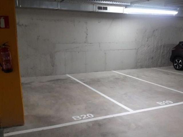 Garaje en venta en calle De Can Segalar, Barcelona, de 26 m² por 40.000