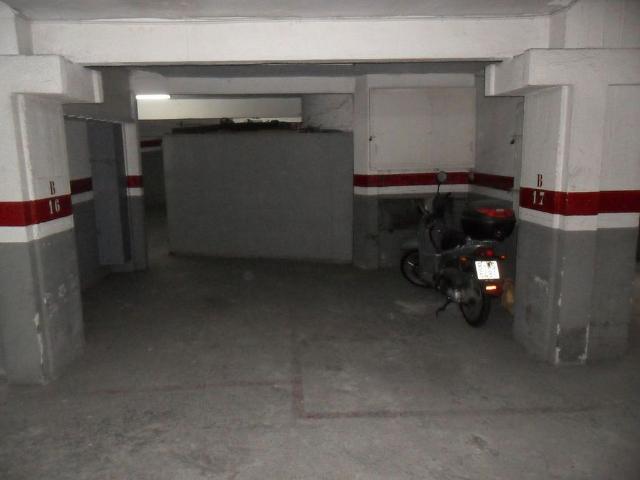 Garaje en venta en calle De Cartellà, Barcelona, de 14 m² por 21.000