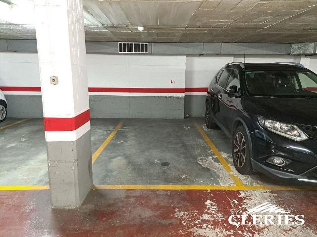 Garaje en venta en calle De Casp, Barcelona, de 9 m² por 16.000