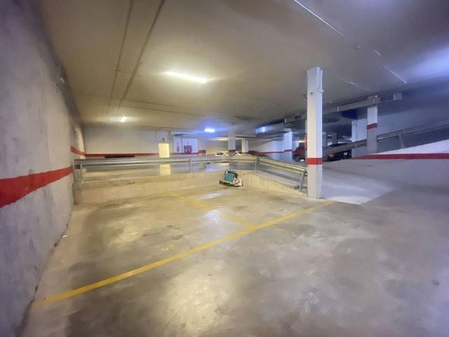 Garaje en venta en calle De Castellterçol, Terrassa, de 14 m² por 17.500