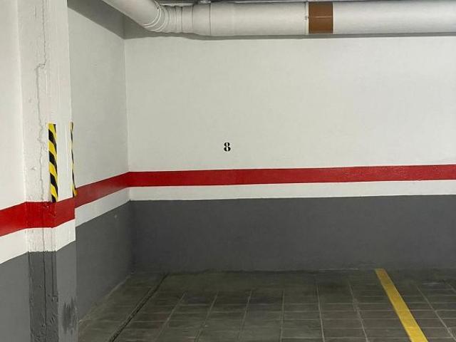 Garaje en venta en calle De Ballester, Barcelona, de 10 m² por 25.000