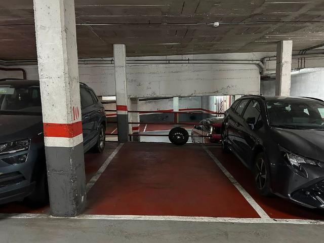 Garaje en venta en calle De Bartrina, Barcelona, de 10 m² por 16.750