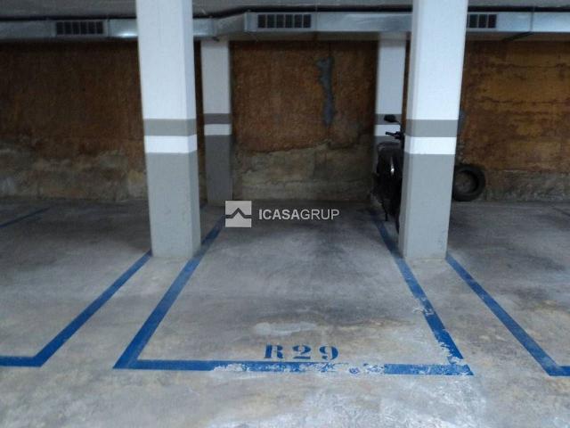 Garaje en venta en calle De Bartrina, Rubí, de 9 m² por 11.400