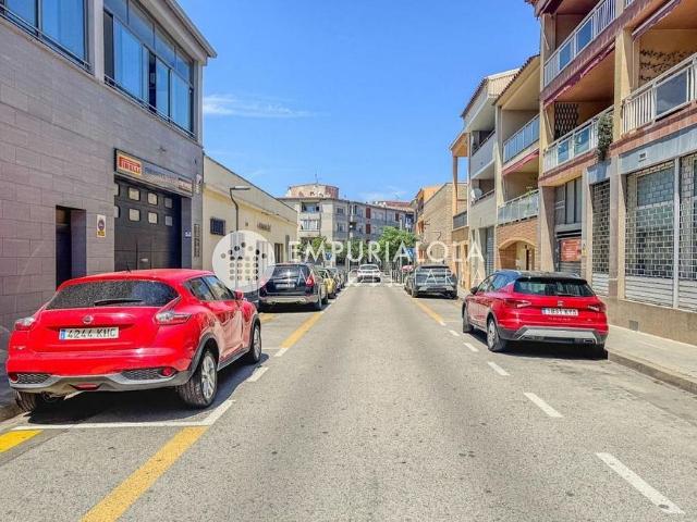 Garaje en venta en calle De Benet Falp i Matas, Roses, de 13 m² por 50.000