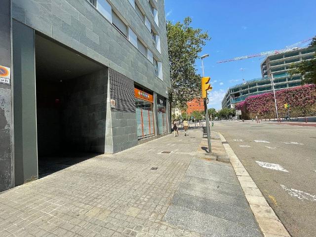 Garaje en venta en calle De Bilbao, Barcelona, de 24 m² por 35.000